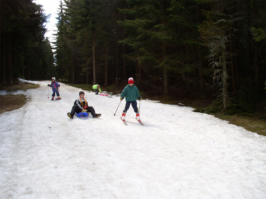 lyžaři.jpg